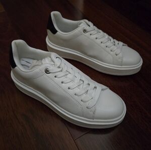 Steve Madden White Women's Low-Top Casual Sneakers Size 5.5
